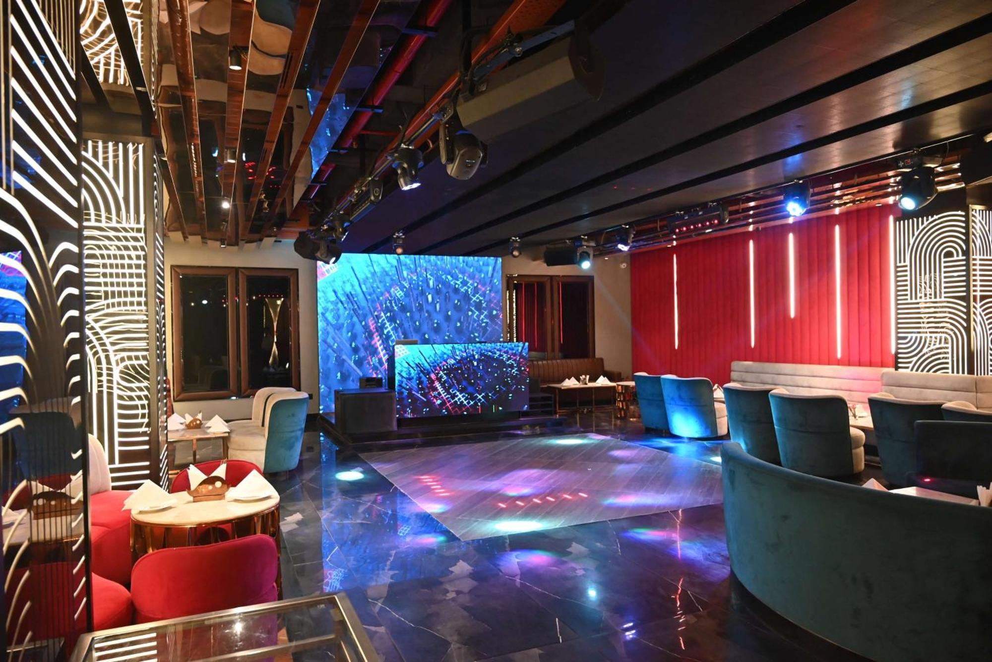 ホテル Radisson Blu ゴーラクプル エクステリア 写真